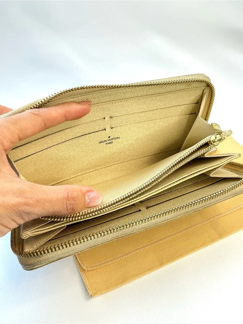 Louis Vuitton | Damier Azur Zippy Canvas Wallet